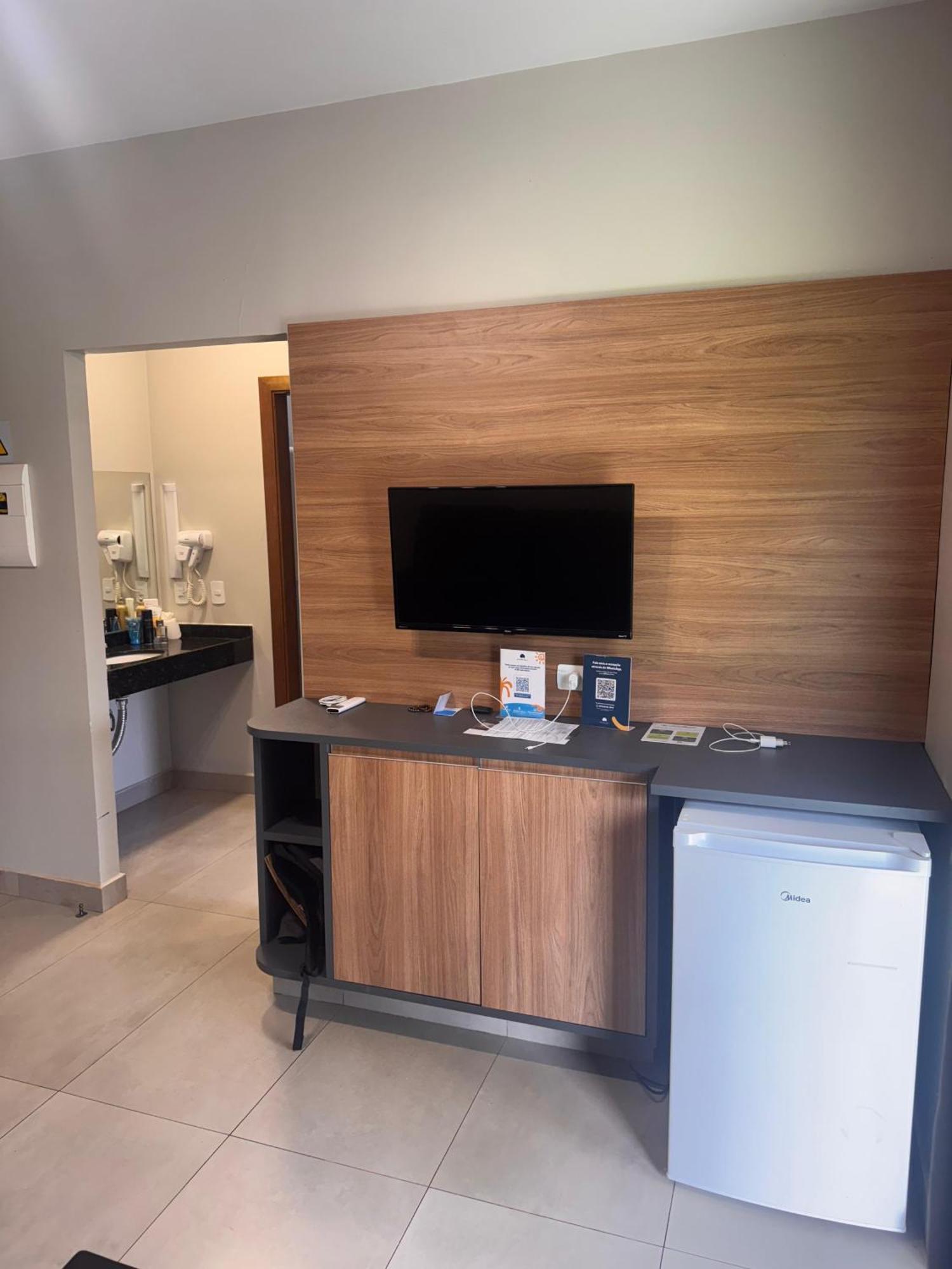 Grandes Lagos Bangalo 2201 Apartment *